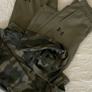Boys Under Armour sweat suit set Size L.